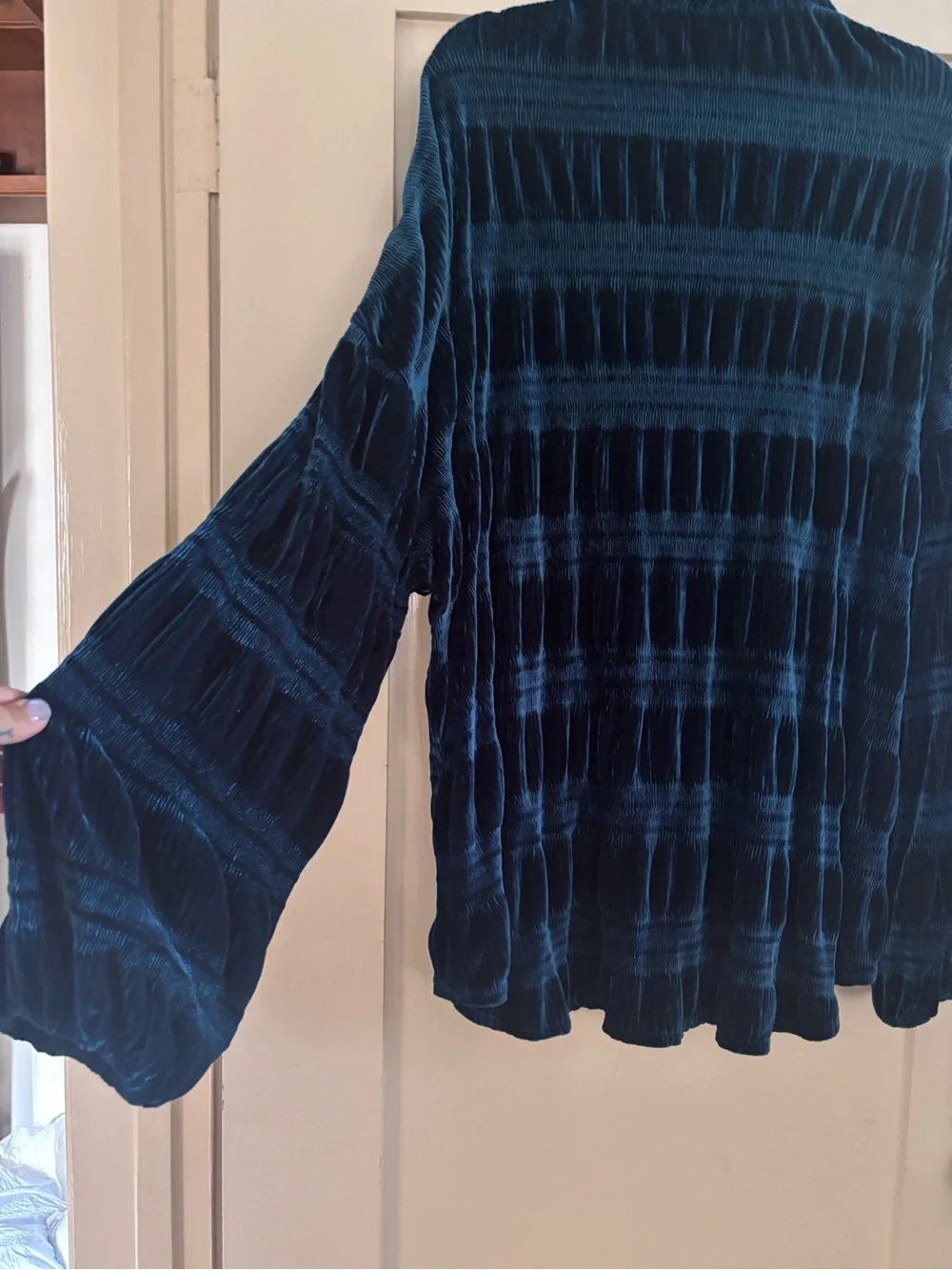 Free People Style Crushed Velvet Button-Up in Deep Teal tag ripped - Picture 5 of 5